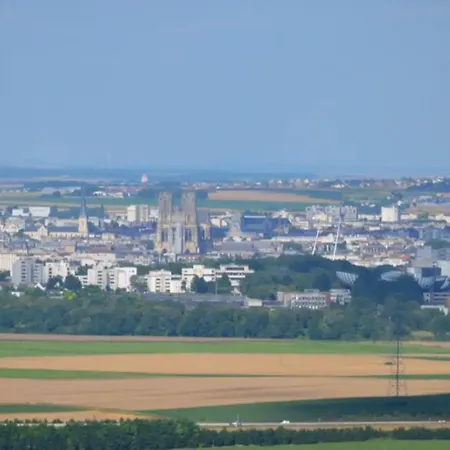 Apartment Agreable Maison Petit Jardin A 7 Minutes De Reims