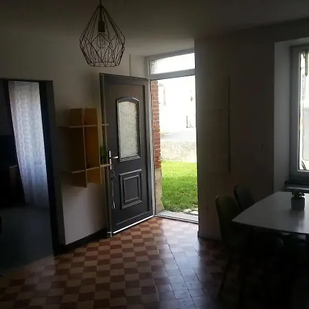 Apartment Agreable Maison Petit Jardin A 7 Minutes De Reims *