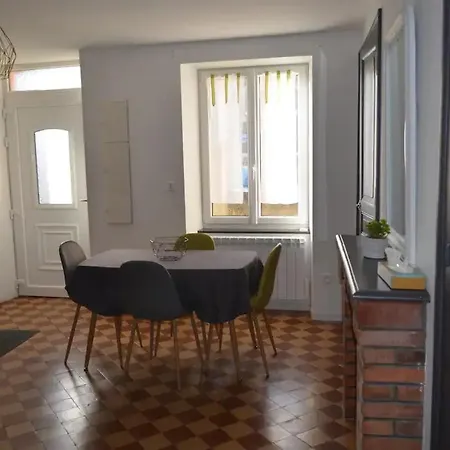 Maison Petit Jardin à 7 Minutes De Reims *